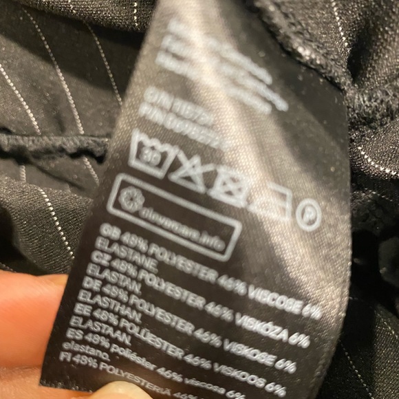 H&M pinestrip off shoulder jumpsuit. SZ M NWT - Picture 3 of 5